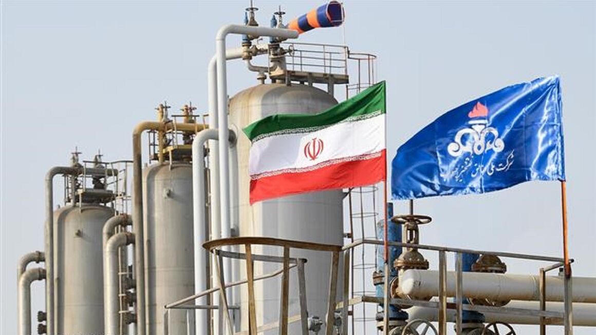 حضور فعال شرکت ملی مناطق نفتخیز جنوب در نمایشگاه بیستوهشتم نفت حضور فعال شرکت ملی مناطق نفتخیز جنوب در نمایشگاه بیستوهشتم نفت