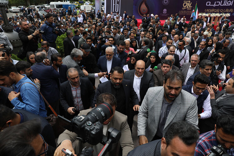 بازدید وزیر نفت از بیست‌وهشتمین نمایشگاه بین‌المللی نفت ایران