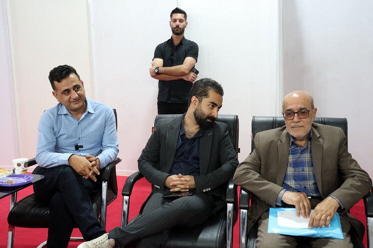 نشست خبری علی فروزنده، مدیرکل روابط عمومی وزارت نفت