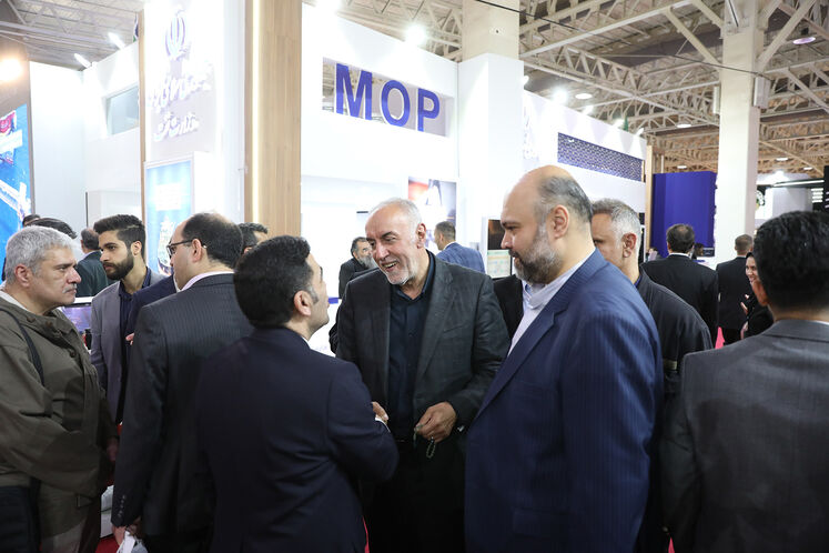 بازدید علیرضا فخاری، استاندار تهران، از نمایشگاه بین‌المللی نفت ایران
