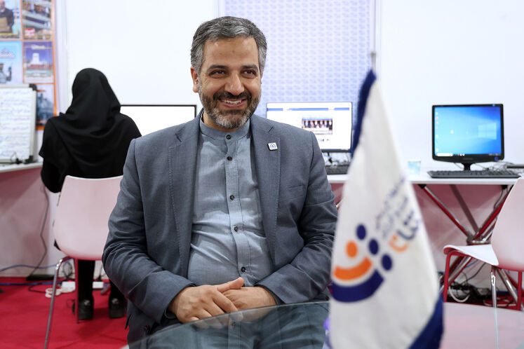 بازدید محمد چهاردولی، رئیس دانشگاه صنعت نفت، از تحریریه رسانه‌های روابط عمومی وزارت نفت