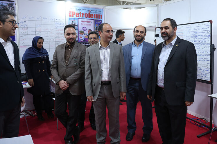 بازدید  علیرضا مهدیزاده، مدیرعامل شرکت نفت فلات قاره ایران از تحریریه رسانههای روابط عمومی وزارت نفت