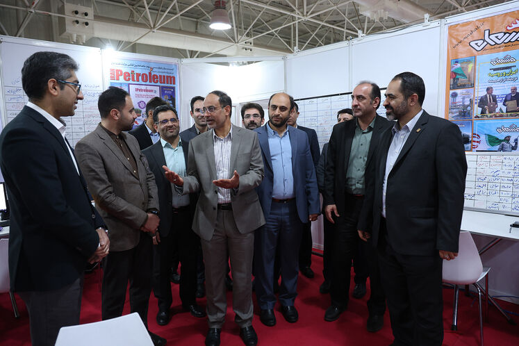 بازدید  علیرضا مهدیزاده، مدیرعامل شرکت نفت فلات قاره ایران از تحریریه رسانههای روابط عمومی وزارت نفت