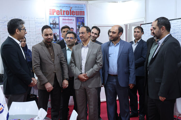 بازدید  علیرضا مهدیزاده، مدیرعامل شرکت نفت فلات قاره ایران از تحریریه رسانههای روابط عمومی وزارت نفت