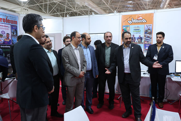 بازدید  علیرضا مهدیزاده، مدیرعامل شرکت نفت فلات قاره ایران از تحریریه رسانههای روابط عمومی وزارت نفت