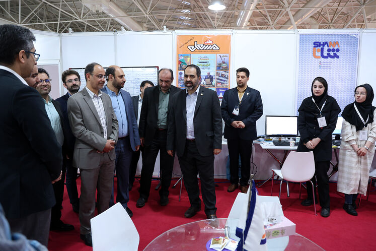 بازدید  علیرضا مهدیزاده، مدیرعامل شرکت نفت فلات قاره ایران از تحریریه رسانههای روابط عمومی وزارت نفت