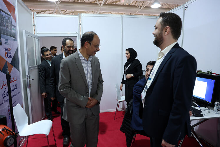 بازدید  علیرضا مهدیزاده، مدیرعامل شرکت نفت فلات قاره ایران از تحریریه رسانههای روابط عمومی وزارت نفت