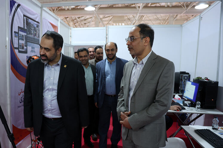 بازدید  علیرضا مهدیزاده، مدیرعامل شرکت نفت فلات قاره ایران از تحریریه رسانههای روابط عمومی وزارت نفت
