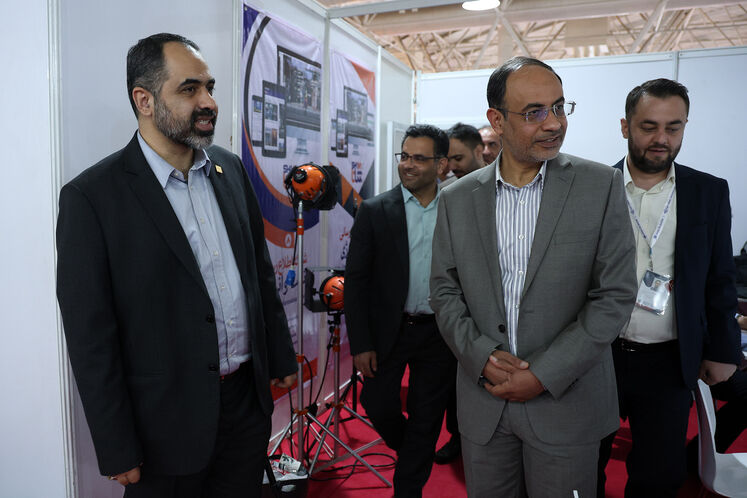 بازدید  علیرضا مهدیزاده، مدیرعامل شرکت نفت فلات قاره ایران از تحریریه رسانههای روابط عمومی وزارت نفت