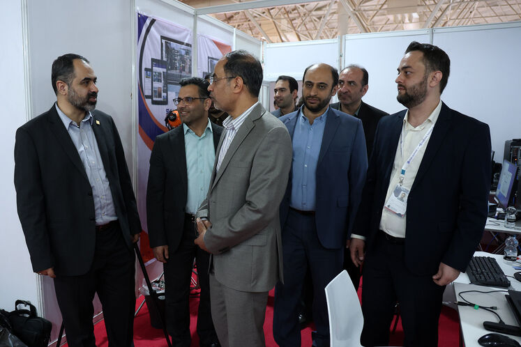 بازدید  علیرضا مهدیزاده، مدیرعامل شرکت نفت فلات قاره ایران از تحریریه رسانههای روابط عمومی وزارت نفت