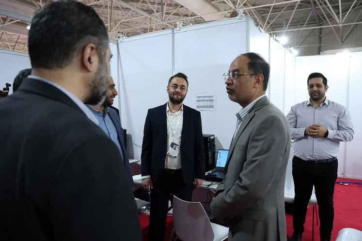 بازدید  علیرضا مهدیزاده، مدیرعامل شرکت نفت فلات قاره ایران از تحریریه رسانههای روابط عمومی وزارت نفت