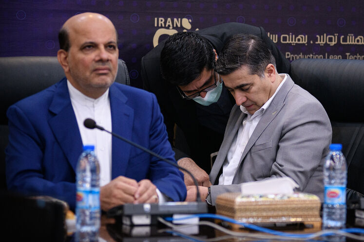 امضا ۹ تفاهم نامه توسعه میدان های نفت و گاز با شرکت های اکتشاف و تولید به ارزش ۸ میلیارد دلار