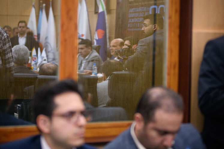 آیین امضای ۹ تفاهمنامه توسعه میدانهای نفت و گاز با شرکتهای اکتشاف و تولید