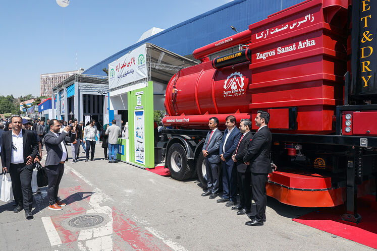 حاشیه سومین روز از بیستوهشتمین نمایشگاه بینالمللی نفت