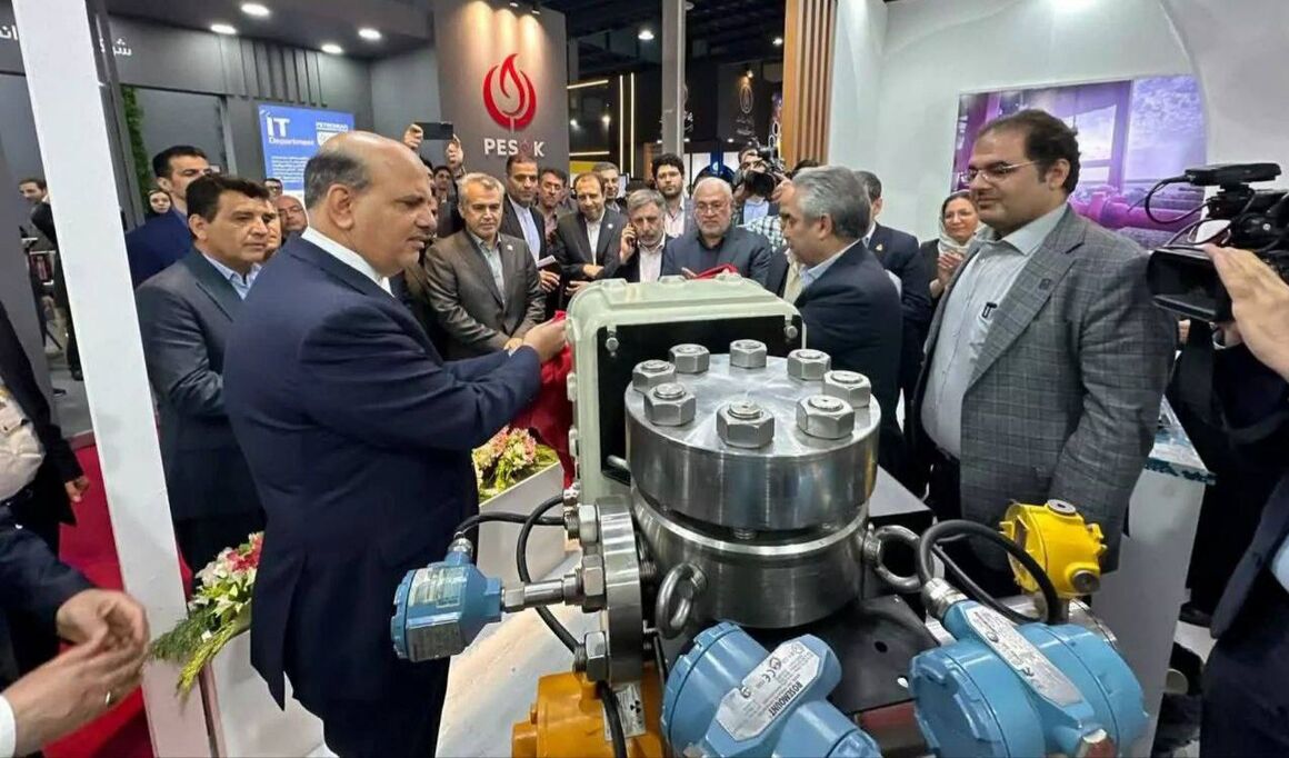 آیین رونمایی از سامانه جریانسنج سیار چندفازی هستهای برگزار شد آیین رونمایی از سامانه جریانسنج سیار چندفازی هستهای برگزار شد