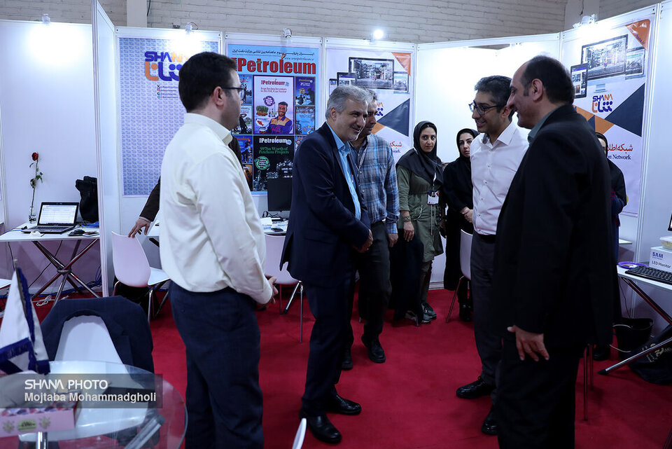 معاون امور مهندسی، پژوهش و فناوری وزیر نفت از تحریریه رسانههای روابط عمومی وزارت نفت بازدید کرد معاون امور مهندسی، پژوهش و فناوری وزیر نفت از تحریریه رسانههای روابط عمومی وزارت نفت بازدید کرد