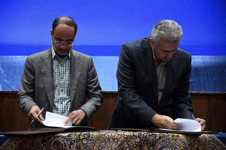 امضای تفاهمنامه همکاری شرکت نفت فلات قاره و شرکتهای دانشبنیان