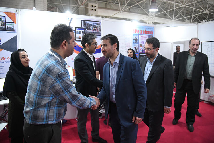 بازدید مدیرعامل شرکت ملی صنایع پتروشیمی از تحریریه رسانههای روابط عمومی وزارت نفت