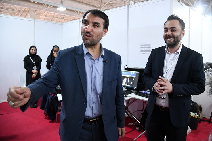 بازدید مدیرعامل شرکت ملی صنایع پتروشیمی از تحریریه رسانههای روابط عمومی وزارت نفت