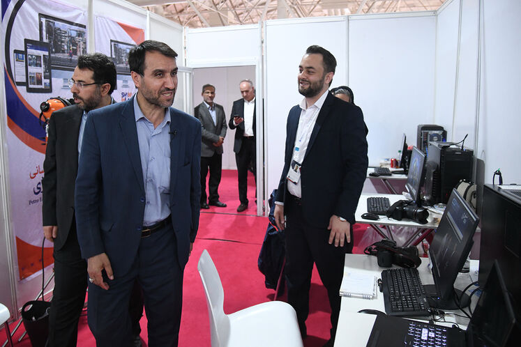 بازدید مدیرعامل شرکت ملی صنایع پتروشیمی از تحریریه رسانههای روابط عمومی وزارت نفت