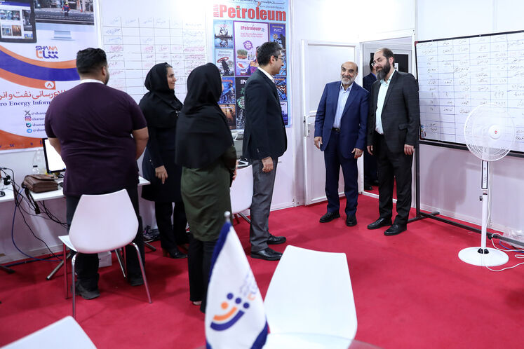 بازدید مدیرعامل هلدینگ خلیجفارس از تحریریه رسانههای روابط عمومی وزارت نفت