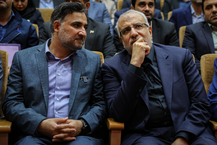 آیین امضای ۱۵ قرارداد و موافقتنامه در روز پایانی بیستوهشتمین نمایشگاه بینالمللی نفت