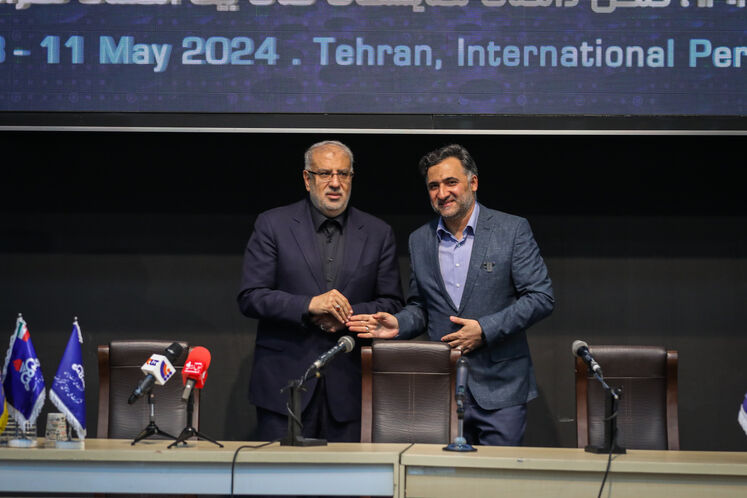 آیین امضای ۱۵ قرارداد و موافقتنامه در روز پایانی بیستوهشتمین نمایشگاه بینالمللی نفت