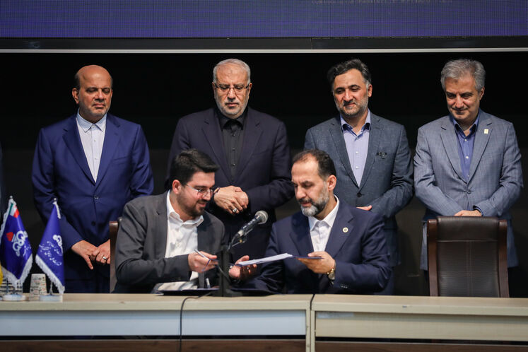 آیین امضای ۱۵ قرارداد و موافقتنامه در روز پایانی بیستوهشتمین نمایشگاه بینالمللی نفت