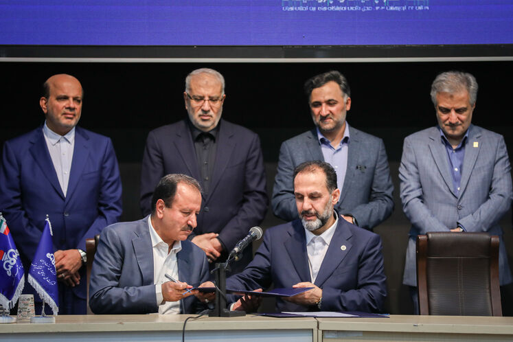 آیین امضای ۱۵ قرارداد و موافقتنامه در روز پایانی بیستوهشتمین نمایشگاه بینالمللی نفت