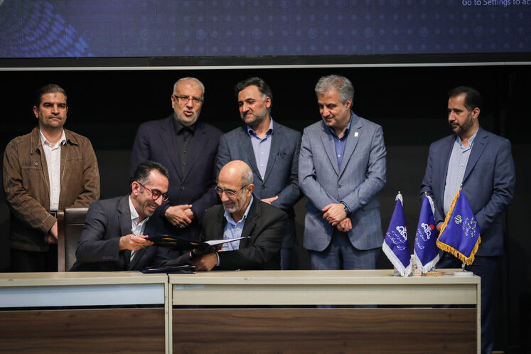 آیین امضای ۱۵ قرارداد و موافقتنامه در روز پایانی بیستوهشتمین نمایشگاه بینالمللی نفت