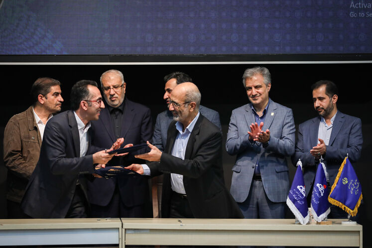 آیین امضای ۱۵ قرارداد و موافقتنامه در روز پایانی بیستوهشتمین نمایشگاه بینالمللی نفت