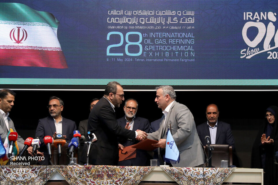 امضای ۵ قرارداد، موافقتنامه و تفاهمنامه همکاری و پژوهشی در صنعت پتروشیمی امضای ۵ قرارداد، موافقتنامه و تفاهمنامه همکاری و پژوهشی در صنعت پتروشیمی