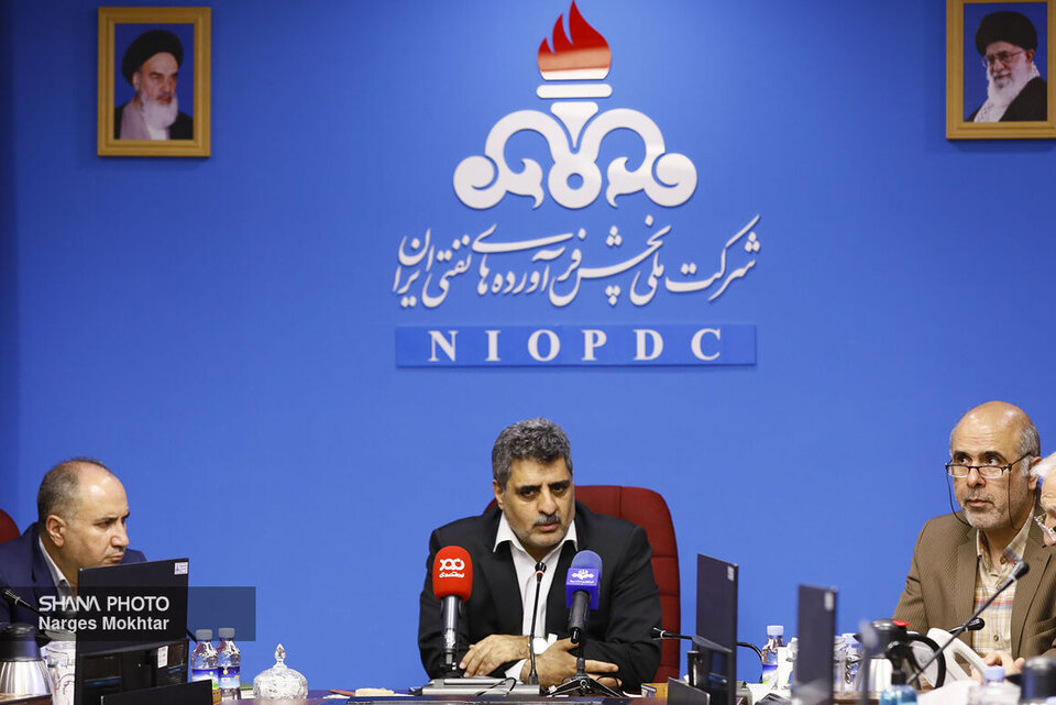 تخصیص سوخت ناوگان دیزلی براساس اسناد حمل برخط مانع بارنامههای جعلی میشود/ جلوگیری از هدررفت روزانه ۵ میلیون لیتر نفتگاز تخصیص سوخت ناوگان دیزلی براساس اسناد حمل برخط مانع بارنامههای جعلی میشود/ جلوگیری از هدررفت روزانه ۵ میلیون لیتر نفتگاز