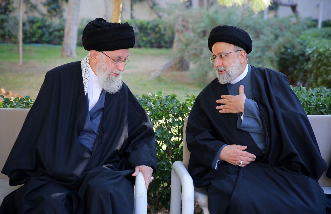 اعلام ۵ روز عزای عمومی از سوی رهبر انقلاب اسلامی اعلام ۵ روز عزای عمومی از سوی رهبر انقلاب اسلامی