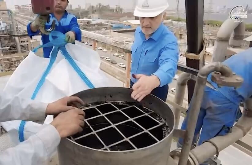 بارگذاری کاتالیست ایرانی پالادیوم در پتروشیمی شهید تندگویان بارگذاری کاتالیست ایرانی پالادیوم در پتروشیمی شهید تندگویان