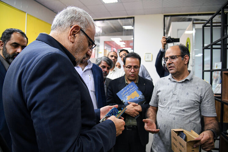 بازدید جواد اوجی، وزیر نفت از پارک علم و فناری سیستان‌وبلوچستان