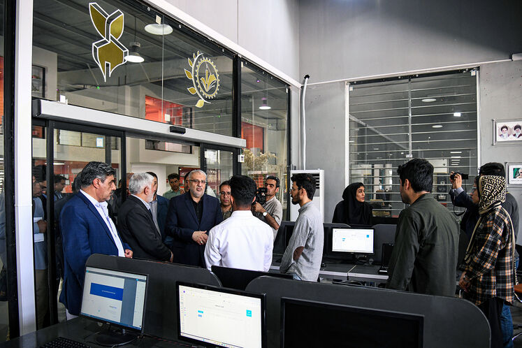 بازدید جواد اوجی، وزیر نفت از پارک علم و فناری سیستان‌وبلوچستان