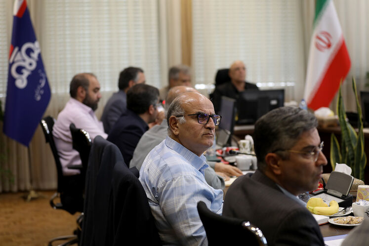 رونماییی از پوستر و تمبر هشتاد و پنجمین سالگرد تاسیس دانشگاه صنعت نفت