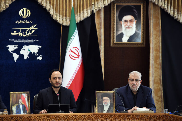 نشست خبری مشترک جواد اوجی، وزیر نفت و علی بهادری‌جهرمی، سخنگوی دولت