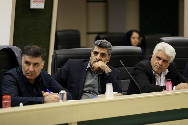 جلسه بررسی پیگیری رفع مشکلات سوخت بخش کشاورزی با حضور نمایندگان مجلس شورای اسلامی