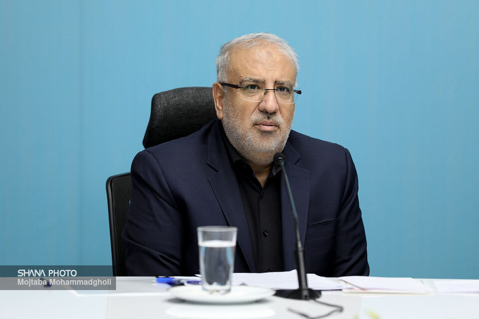 اشتغالزایی ۱۵ هزار نفری در ۱۷ پروژه کلان صنعت نفت/ جمعآوری گازهای همراه به روزانه بیش از ۳۰ میلیون مترمکعب میرسد اشتغالزایی ۱۵ هزار نفری در ۱۷ پروژه کلان صنعت نفت/ جمعآوری گازهای همراه به روزانه بیش از ۳۰ میلیون مترمکعب میرسد