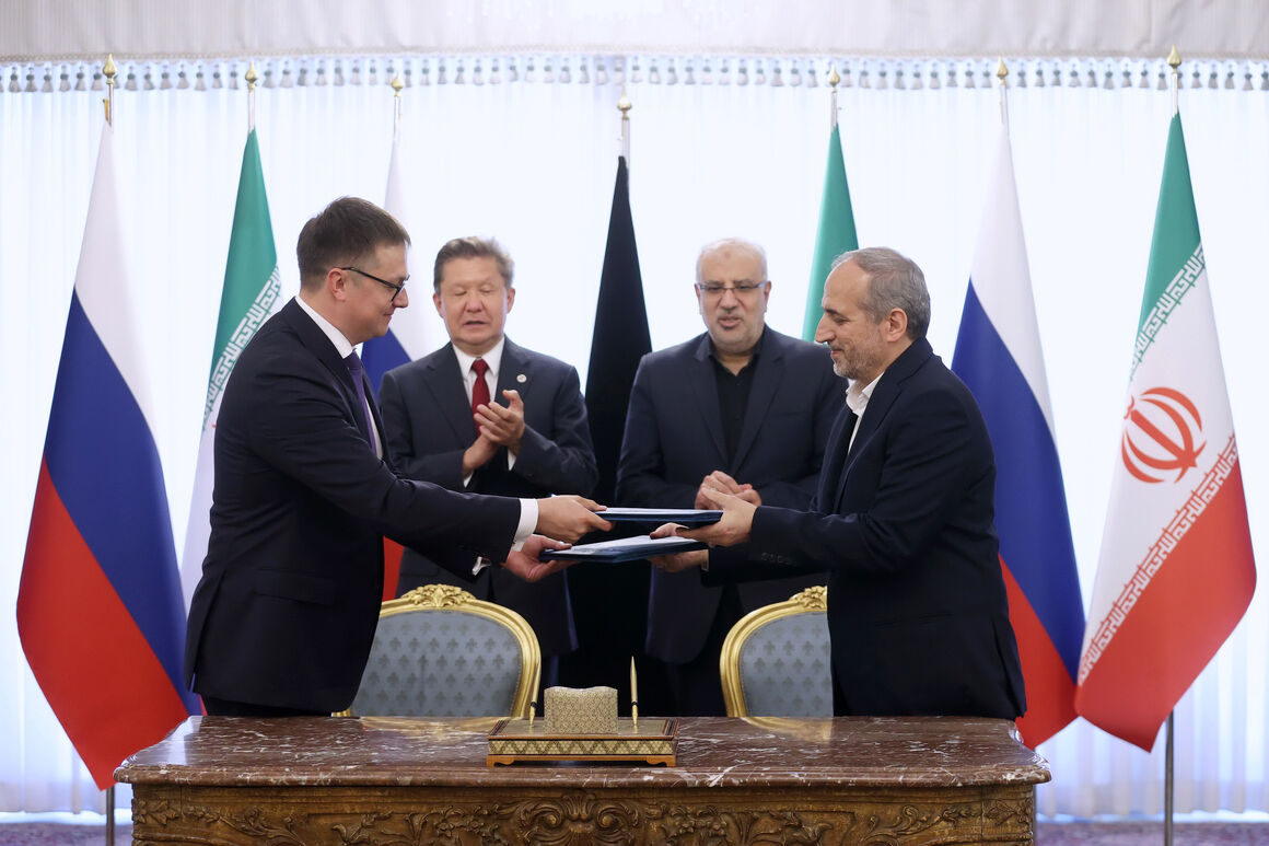 توافق‌نامه راهبردی ایران و روسیه در حوزه انتقال گاز امضا شد/ تغییر در موازنه انرژی منطقه