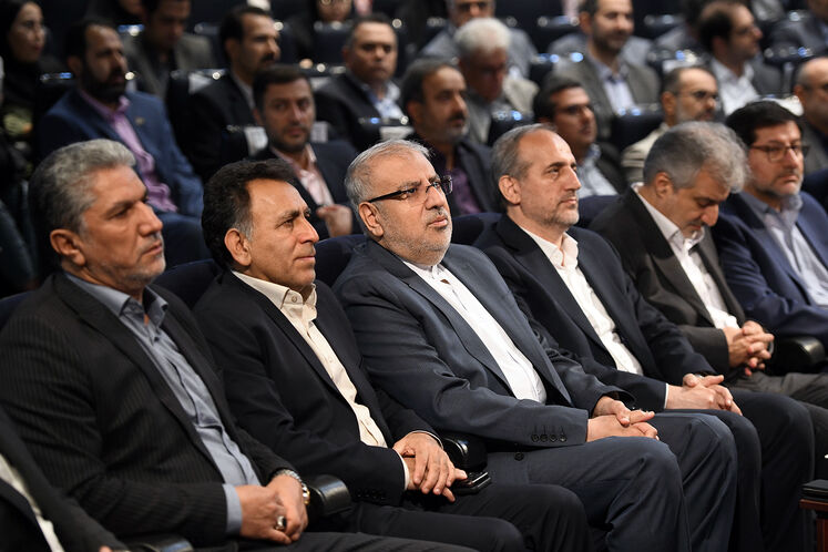 آیین رونمایی از بازار بهینهسازی انرژی و محیطزیست در بورس انرژی ایران و آغاز معاملههای گواهی صرفهجویی گاز