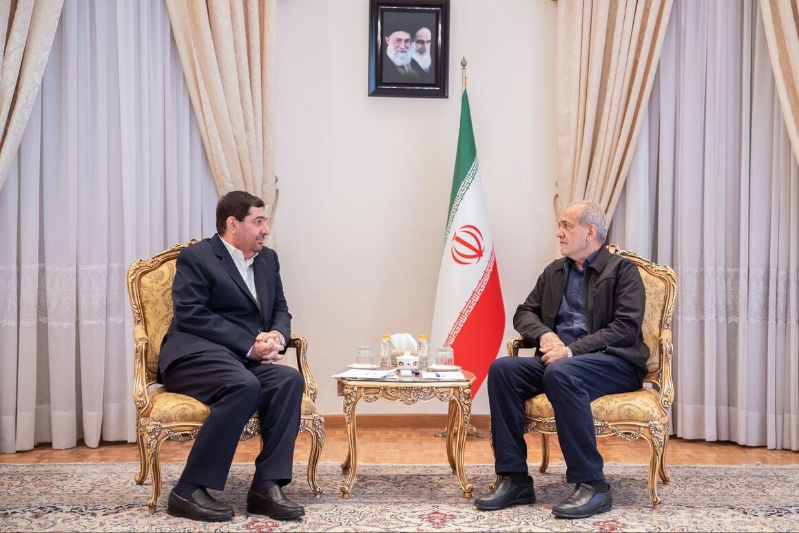 سرپرست ریاست‌جمهوری و رئیس‌جمهوری منتخب دیدار و گفت‌وگو کردند