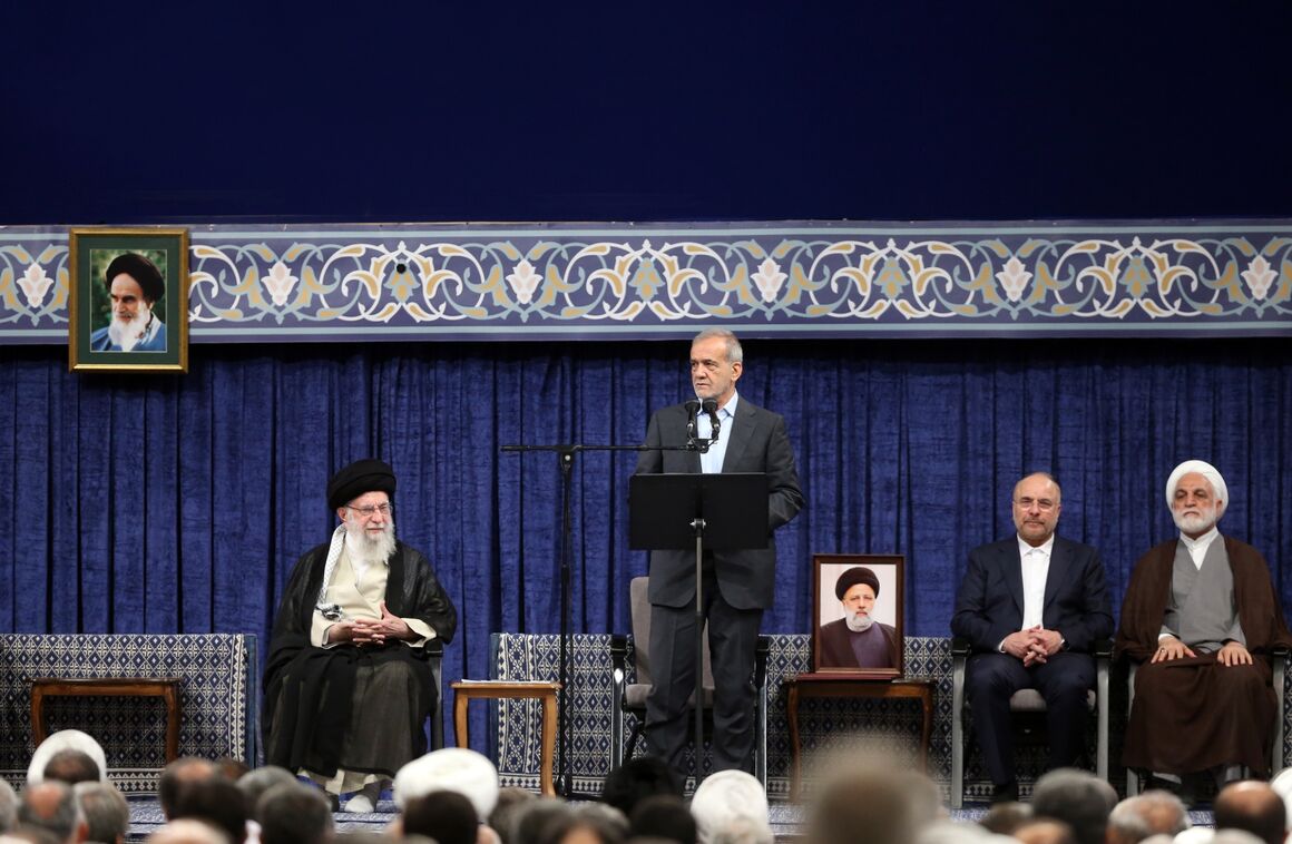 کسانی که در انتخابات شرکت کردند یا از سر نقد وارد عرصه انتخاب نشدند، انتظار تحول دارند کسانی که در انتخابات شرکت کردند یا از سر نقد وارد عرصه انتخاب نشدند، انتظار تحول دارند