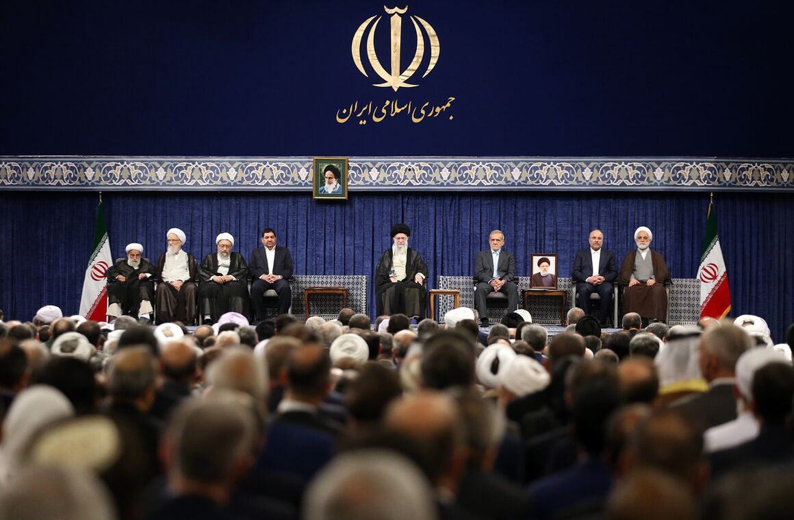 امیدواریم رئیسجمهوری شایسته کشور بتواند کارهای بزرگی برای ملت و کشور انجام دهد امیدواریم رئیسجمهوری شایسته کشور بتواند کارهای بزرگی برای ملت و کشور انجام دهد