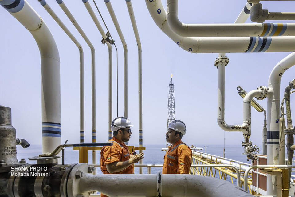 همسویی دیدگاههای کمیسیون انرژی مجلس و وزارت نفت درباره سقف حقوق کارکنان عملیاتی همسویی دیدگاههای کمیسیون انرژی مجلس و وزارت نفت درباره سقف حقوق کارکنان عملیاتی