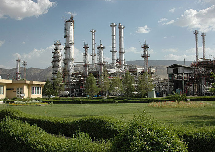 تولید روزانه ۱.۶ میلیون لیتر بنزین یورو ۵ در قطب پالایشی فارس/ سهم بنزین یورو در کشور به ۷۱درصد رسید تولید روزانه ۱.۶ میلیون لیتر بنزین یورو ۵ در قطب پالایشی فارس/ سهم بنزین یورو در کشور به ۷۱درصد رسید