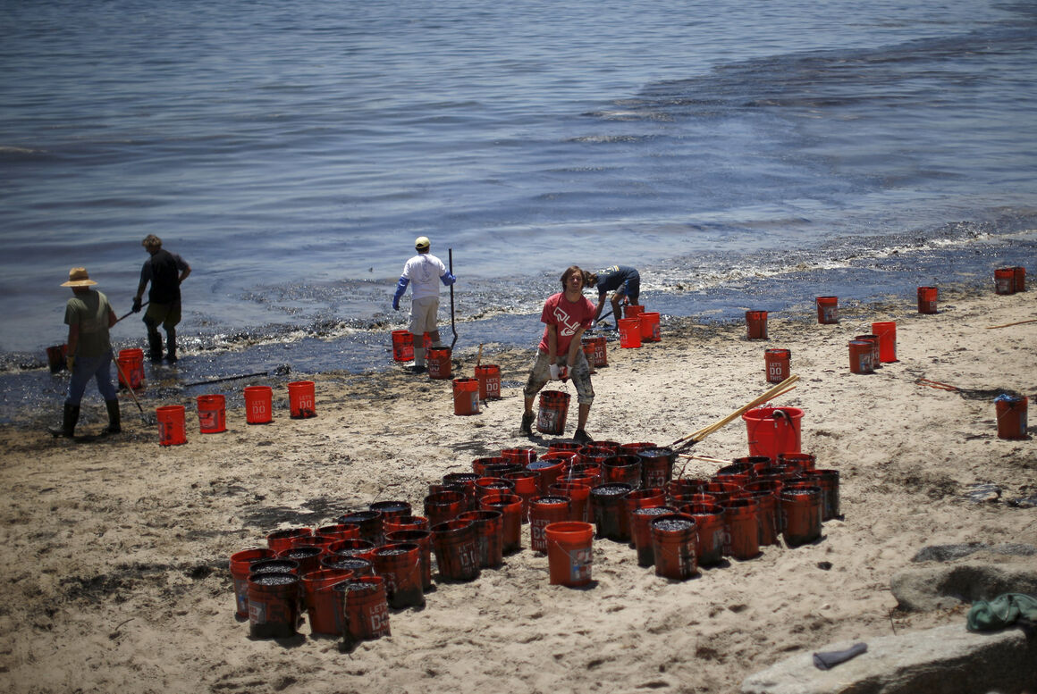 نشت نفت در سواحل شمالی دریای کارائیب نشت نفت در سواحل شمالی دریای کارائیب