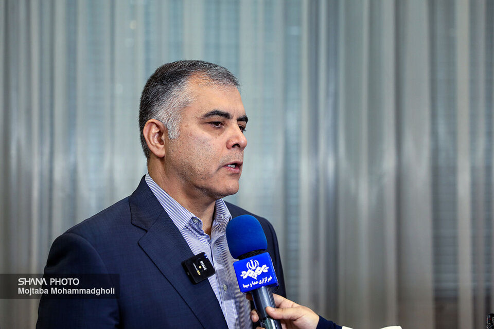 وزارت نفت دولت چهاردهم تراز تولید و مصرف بنزین را با راهکارهای غیرقیمتی متعادل میکند/ لزوم بازنگری در الگوی رابطه مالی دولت و شرکت ملی نفت وزارت نفت دولت چهاردهم تراز تولید و مصرف بنزین را با راهکارهای غیرقیمتی متعادل میکند/ لزوم بازنگری در الگوی رابطه مالی دولت و شرکت ملی نفت